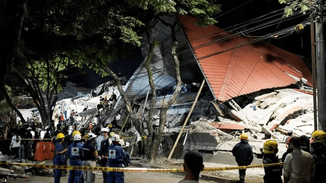 Colombia में 7.4 तीव्रता के शक्तिशाली भूकंप से तबाही, 132 लोगों की मौत Colombia में 7.4 तीव्रता के शक्तिशाली भूकंप से तबाही, 132 लोगों की मौत