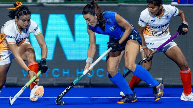 चीन की चुनौती से पार पाना चाहेगा भारत, सलीमा टेटे की कप्तानी में 11 खिलाड़ियों का पहला वर्ल्ड कप चीन की चुनौती से पार पाना चाहेगा भारत, सलीमा टेटे की कप्तानी में 11 खिलाड़ियों का पहला वर्ल्ड कप