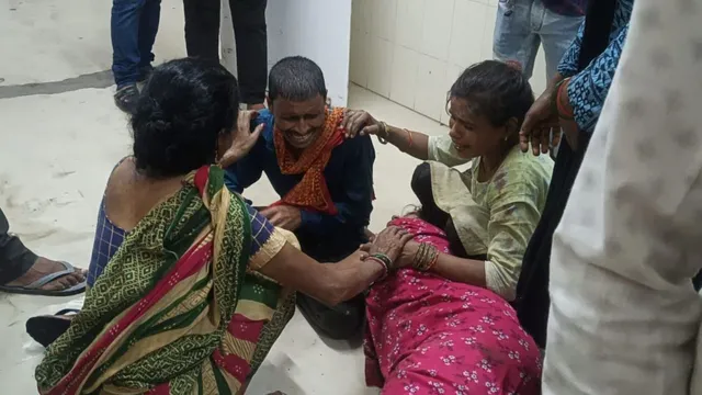 उन्नाव में बारिश का कहर, कच्चे मकान की दीवार-छत ढही; दादा और पोते की मौत उन्नाव में बारिश का कहर, कच्चे मकान की दीवार-छत ढही; दादा और पोते की मौत
